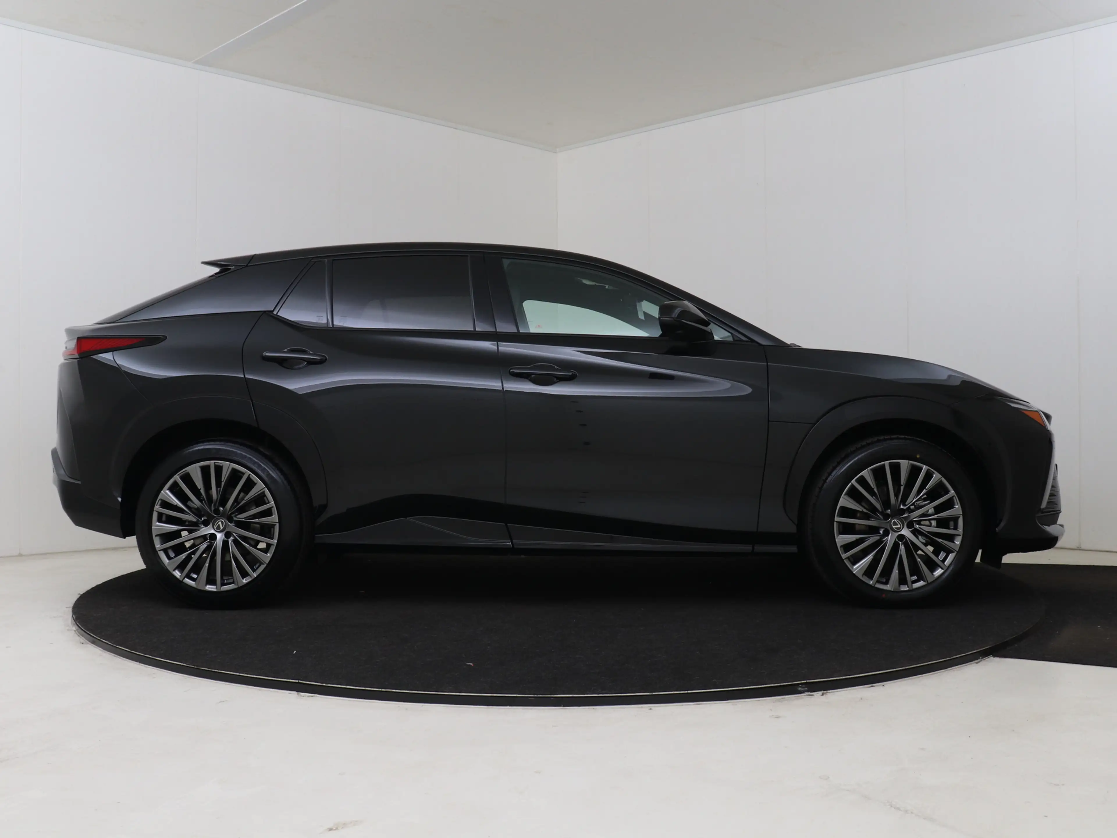 Lexus RZ 350e 35th Edition 77 kWh | Memory Seat | 360 Camer — photo 14