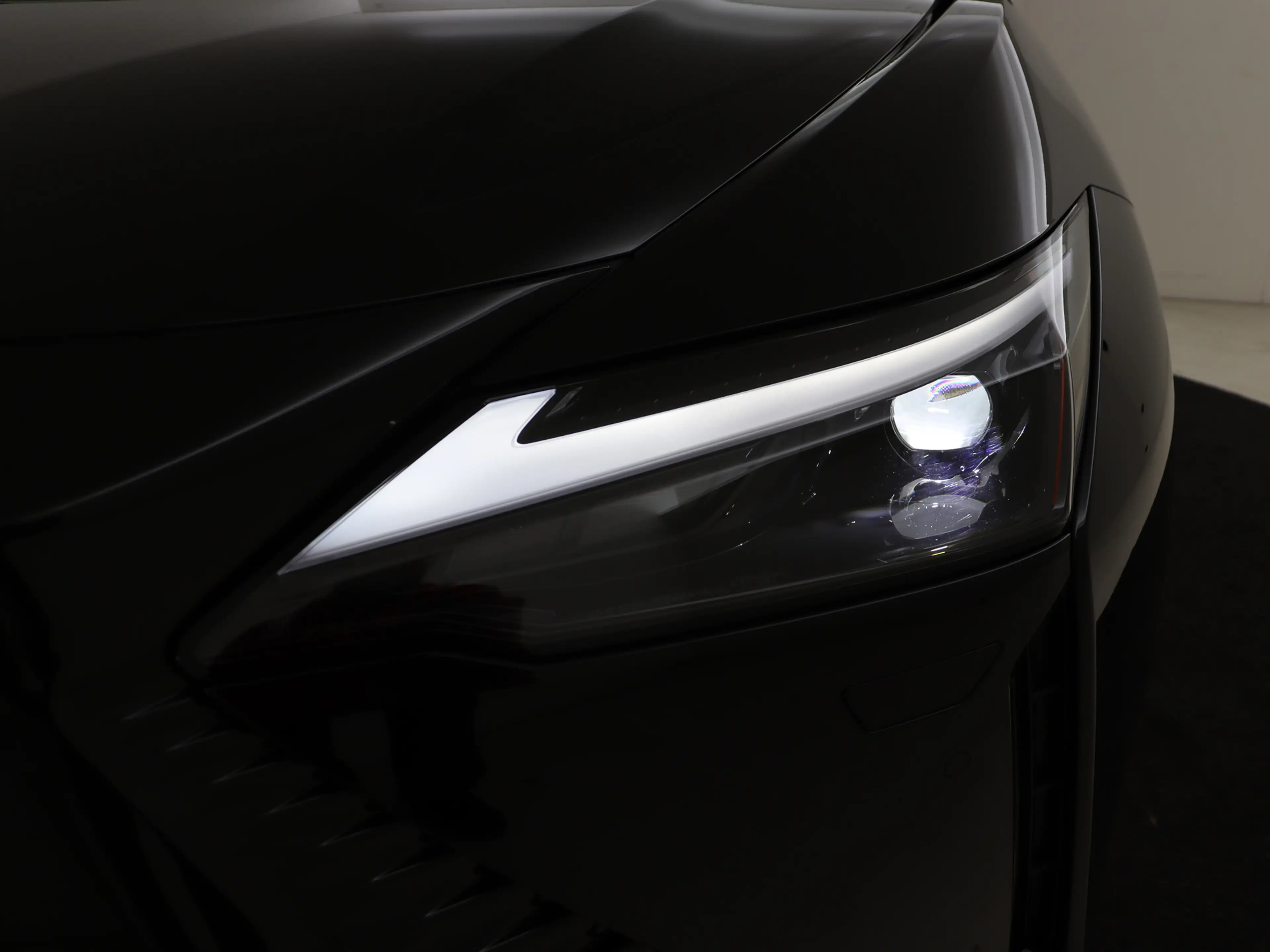 Lexus RZ 350e 35th Edition 77 kWh | Memory Seat | 360 Camer — photo 8