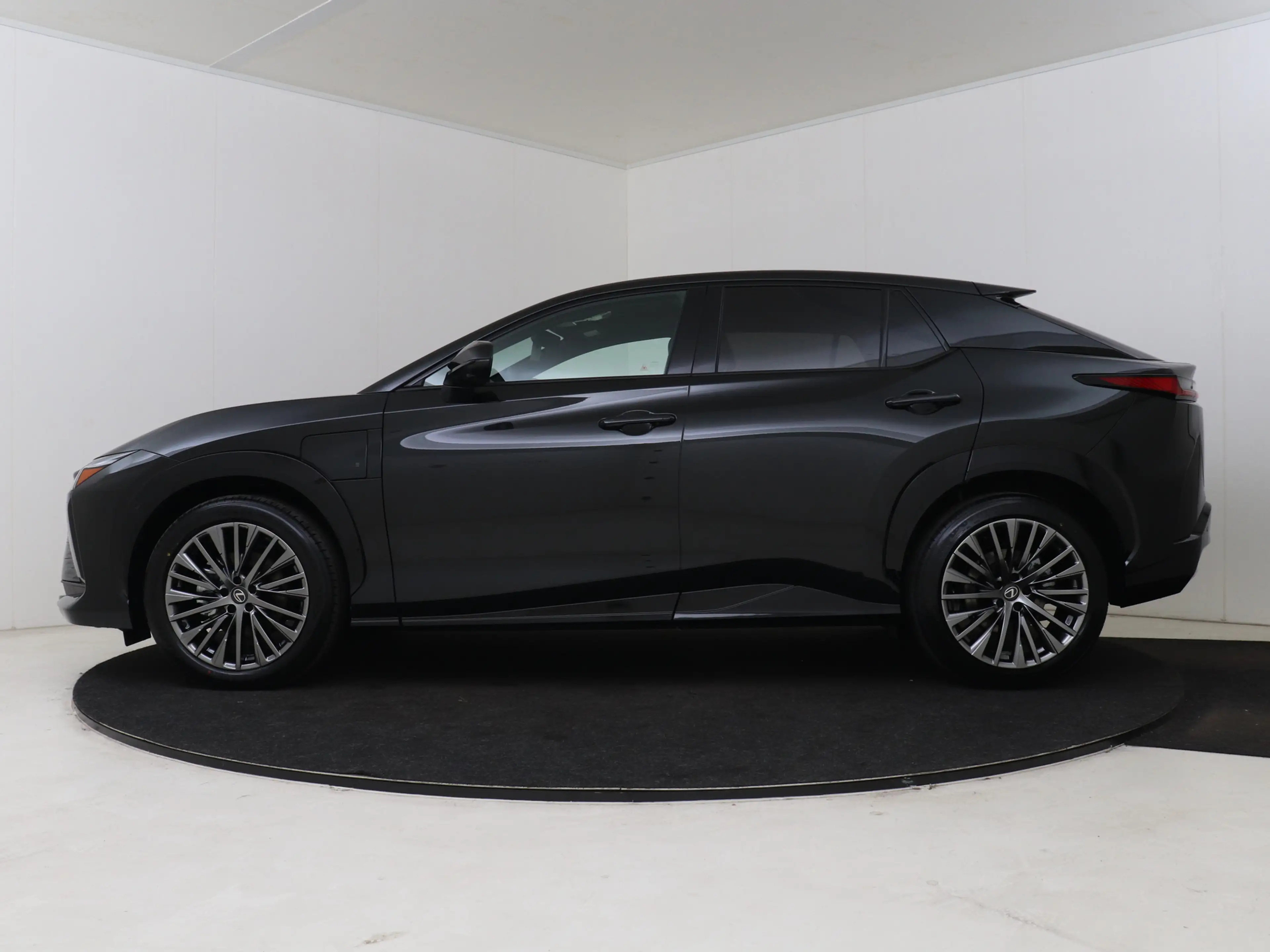 Lexus RZ 350e 35th Edition 77 kWh | Memory Seat | 360 Camer — photo 3