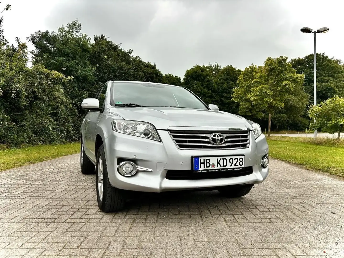 Toyota RAV 4 RAV4 2,2-l-D-4D 4x4 Automatik Silber - 2