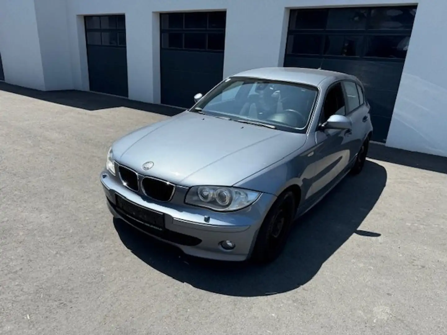 BMW 118 118d Bleu - 2