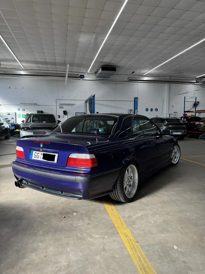 BMW 318 E36 Velvet Blau Individual, foto 2