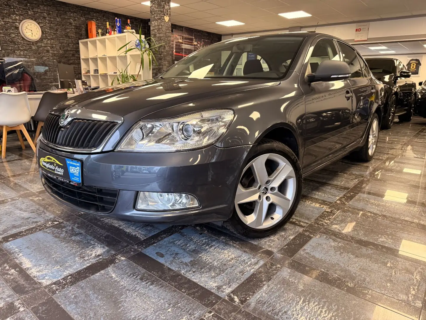 Skoda Octavia Lim. Classic/1.Hand/Aluräder/Klima/SHD Grau - 1