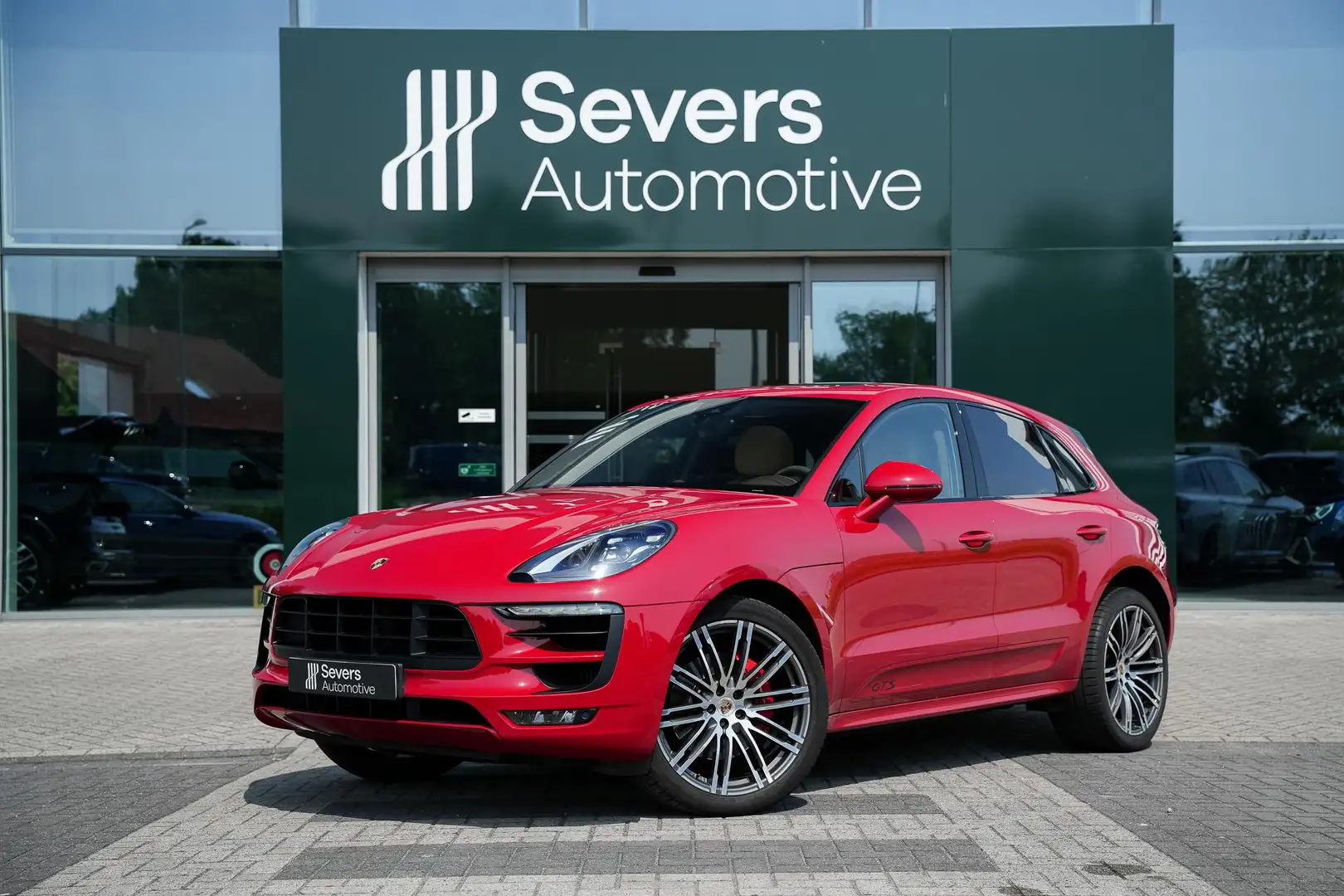 Porsche Macan 3.0 GTS | Panoramadak | BOSE Surround-Sound-System Rood - 1
