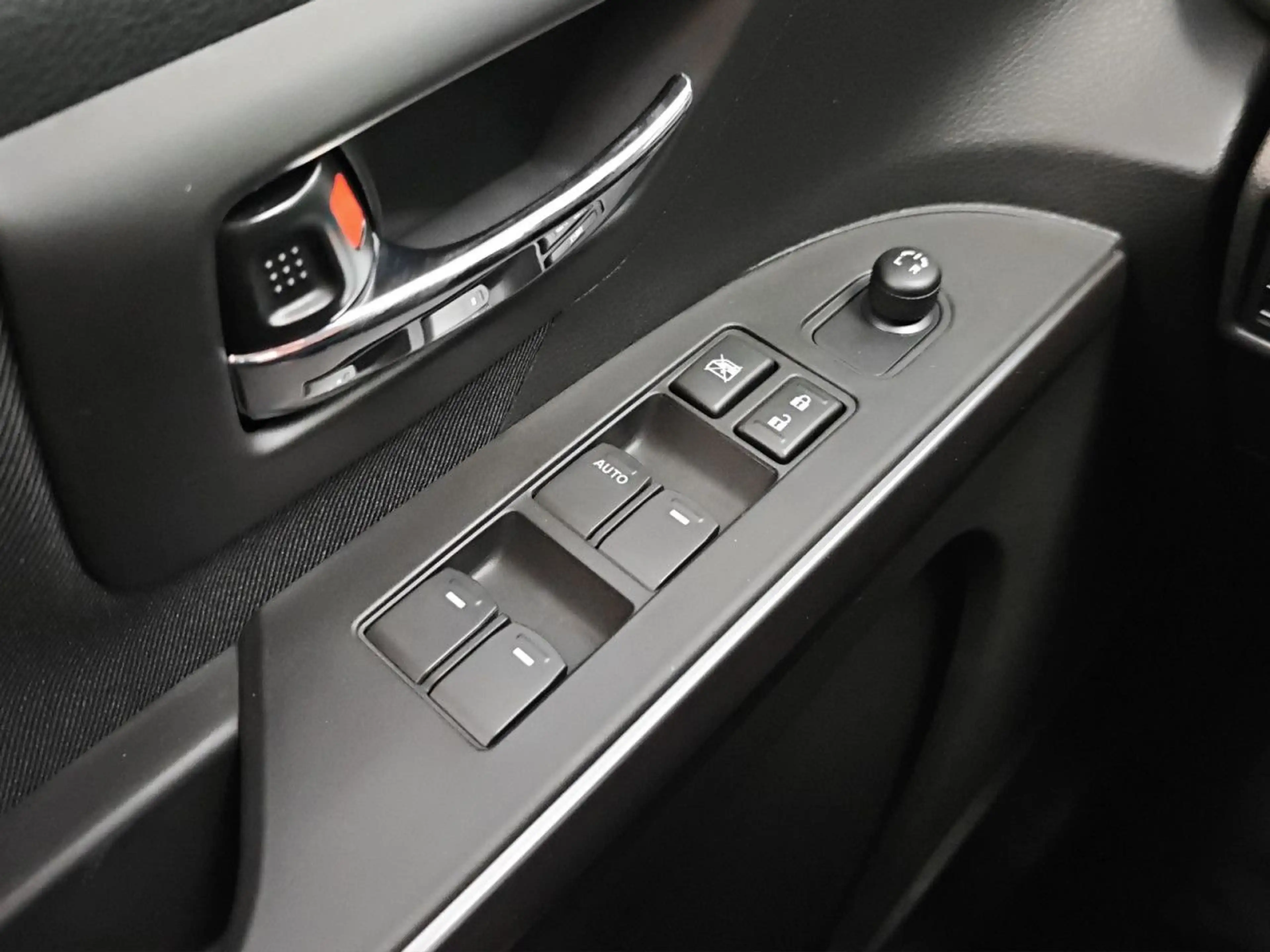 Suzuki SX4 S-Cross S-Cross 1.4 Boosterjet Hybrid Edition Navi Klima — photo 12