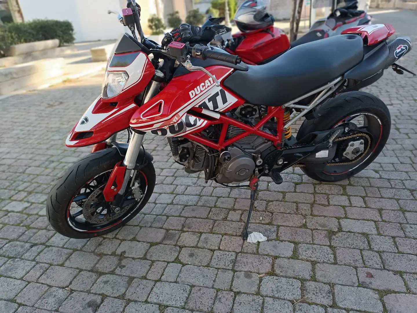 Ducati Hypermotard 796 Rojo - 2