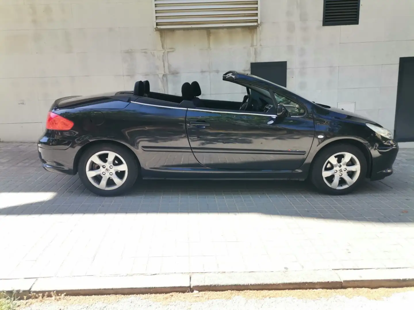 Peugeot 307 CC 1.6 Negro - 2