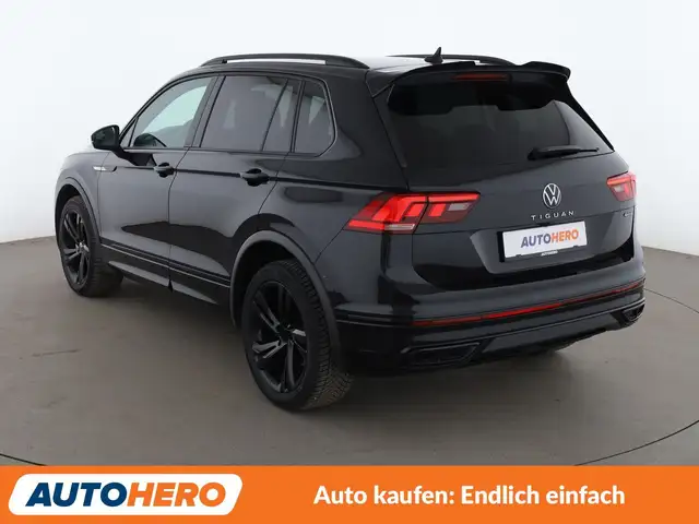 Volkswagen Tiguan view 4
