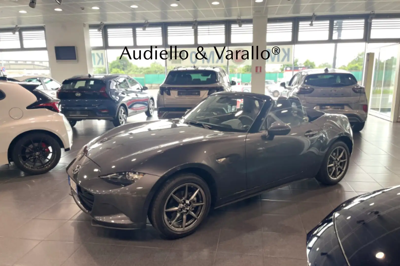 Mazda MX-5 1.5L Skyactiv-G Exclusive-Line - SOLO 5.500 KM! Grigio - 2