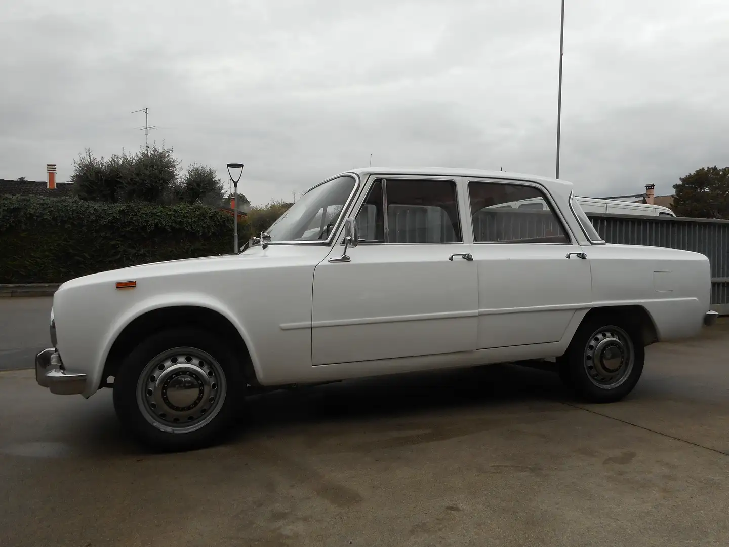 Alfa Romeo Giulia 1300 Ti Alb - 2