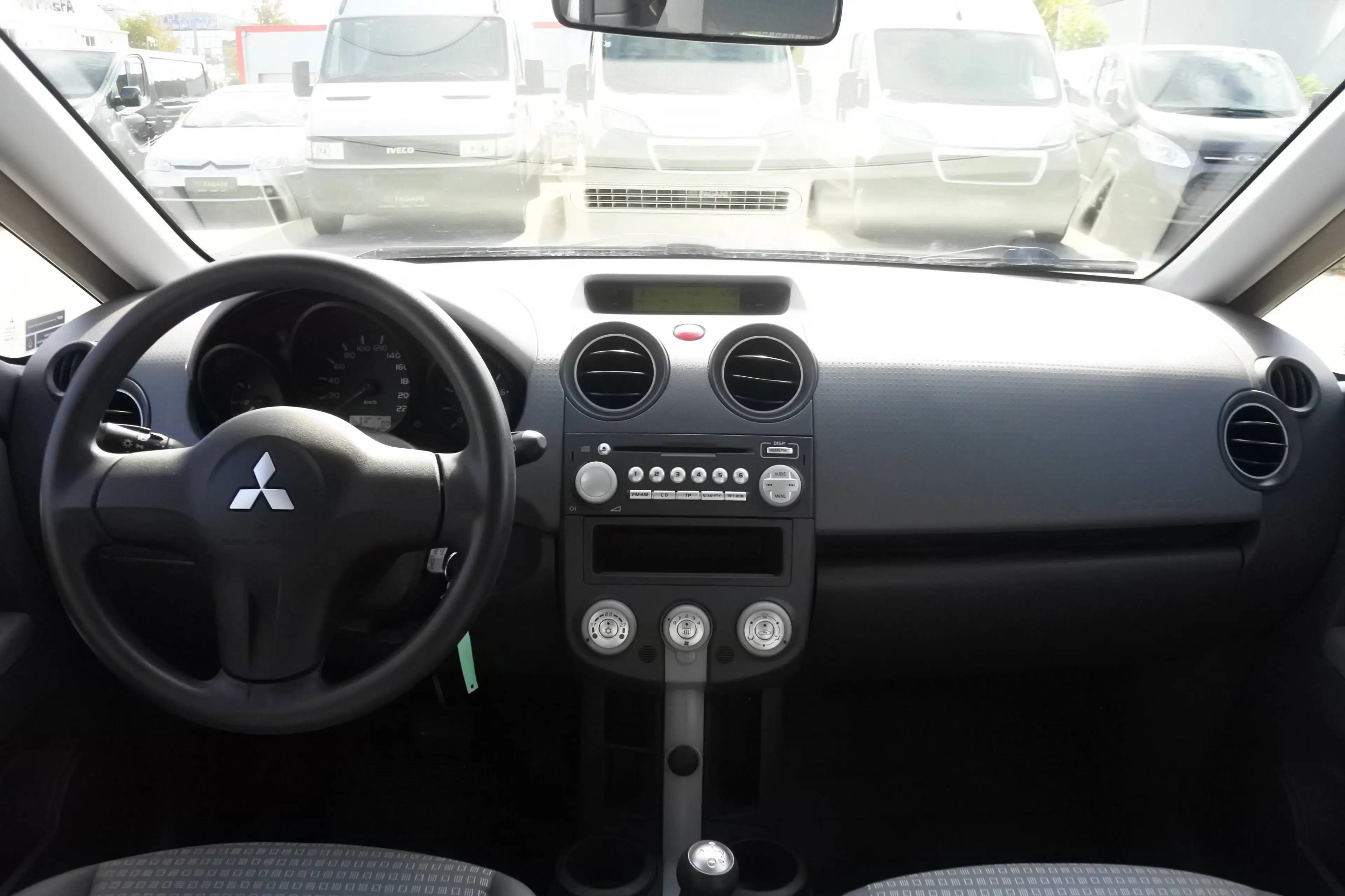 Mitsubishi Colt Colt Invite 1,3 Aut. Invite/NUR 45800KM!!/1.BESITZ — photo 9