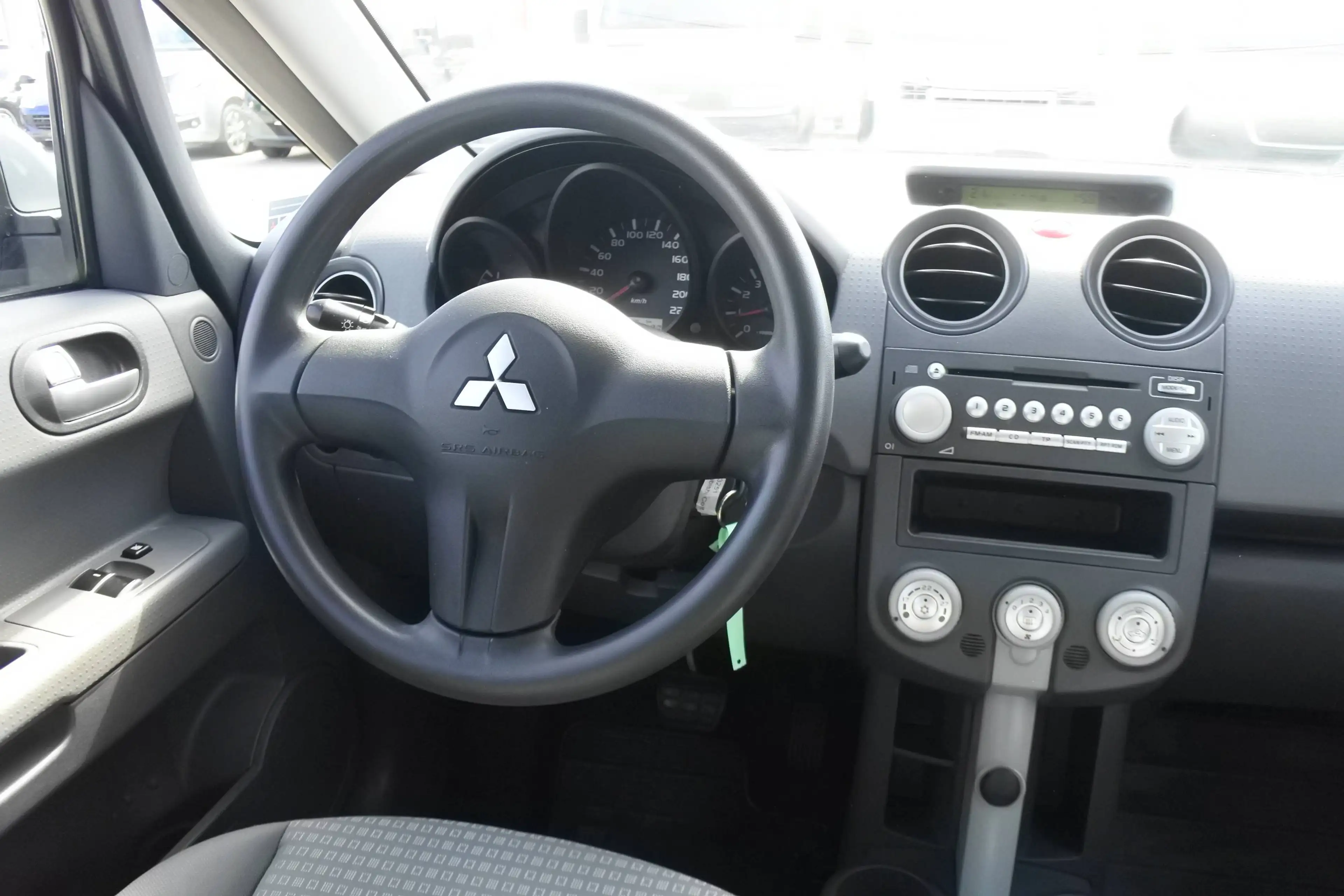 Mitsubishi Colt Colt Invite 1,3 Aut. Invite/NUR 45800KM!!/1.BESITZ — photo 14
