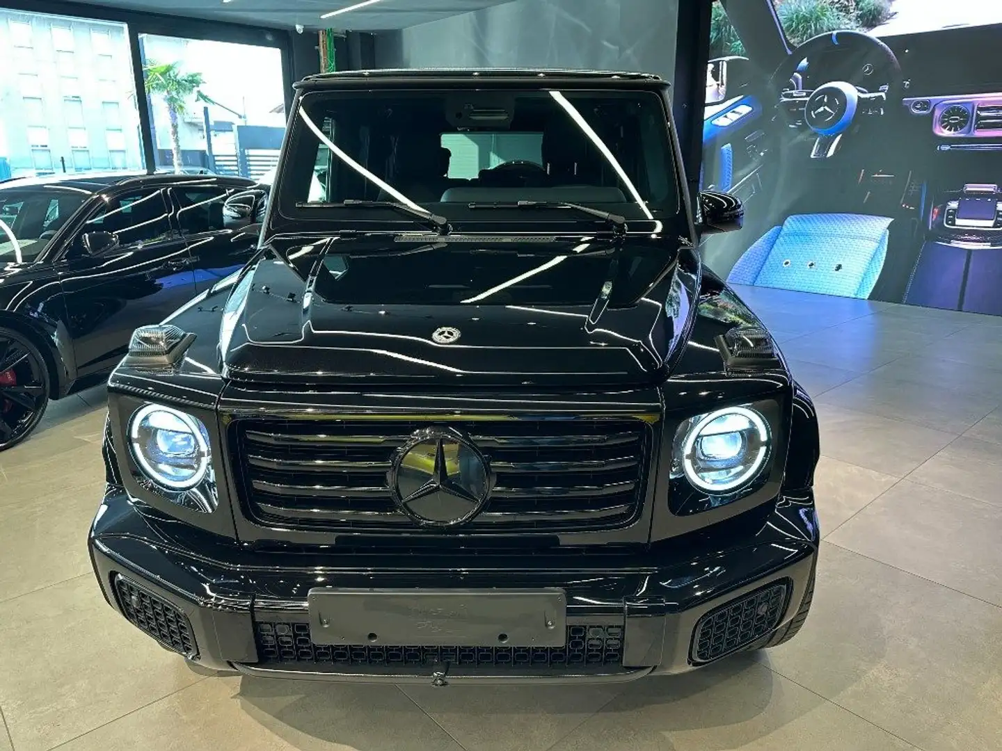 Mercedes-Benz G 450 d Mild hybrid S.W. AMG Line Schwarz - 2