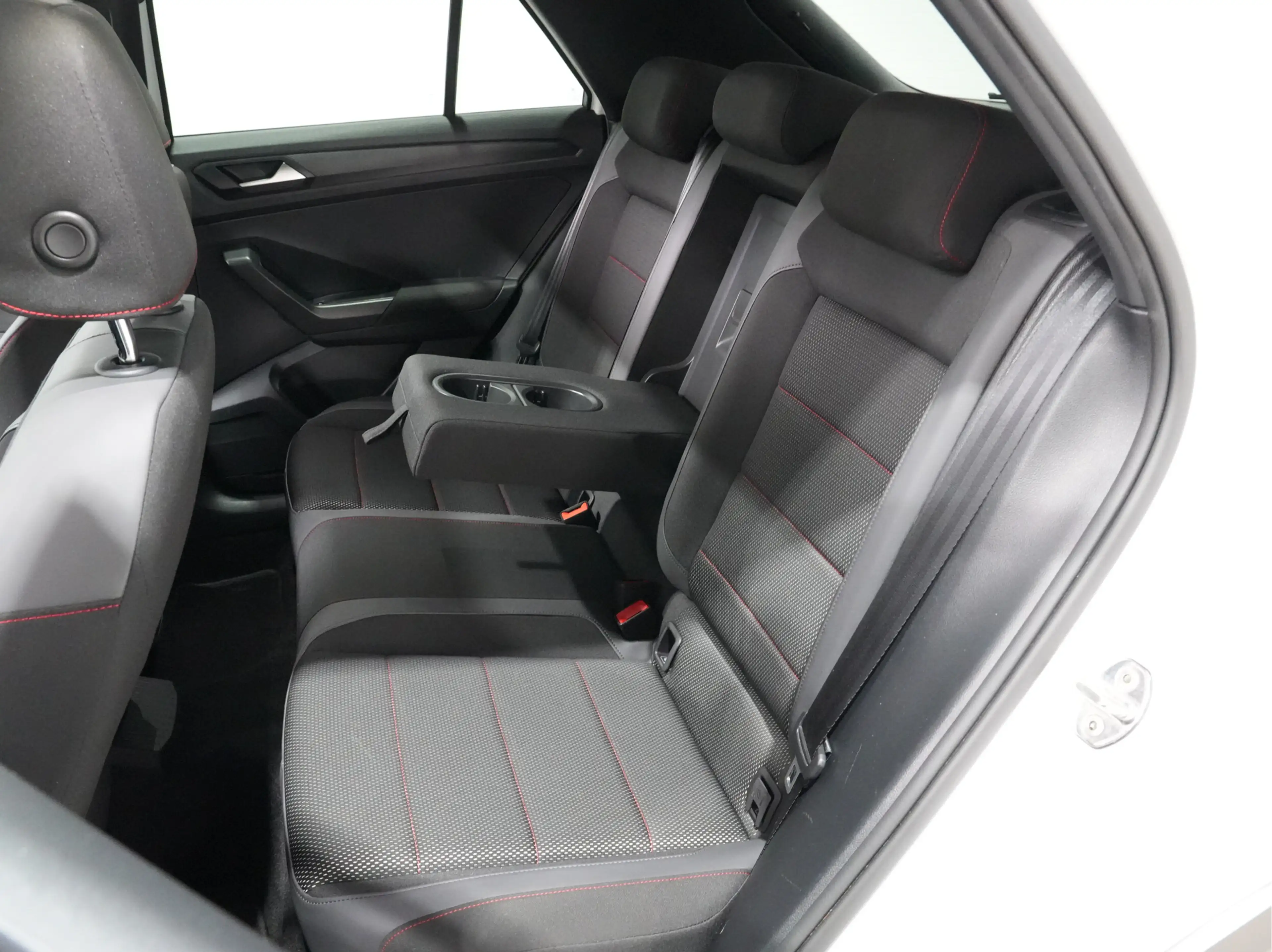 Volkswagen T-Roc 1.5 150pk TSI Sport Panoramadak Navigatie 30 — photo 8