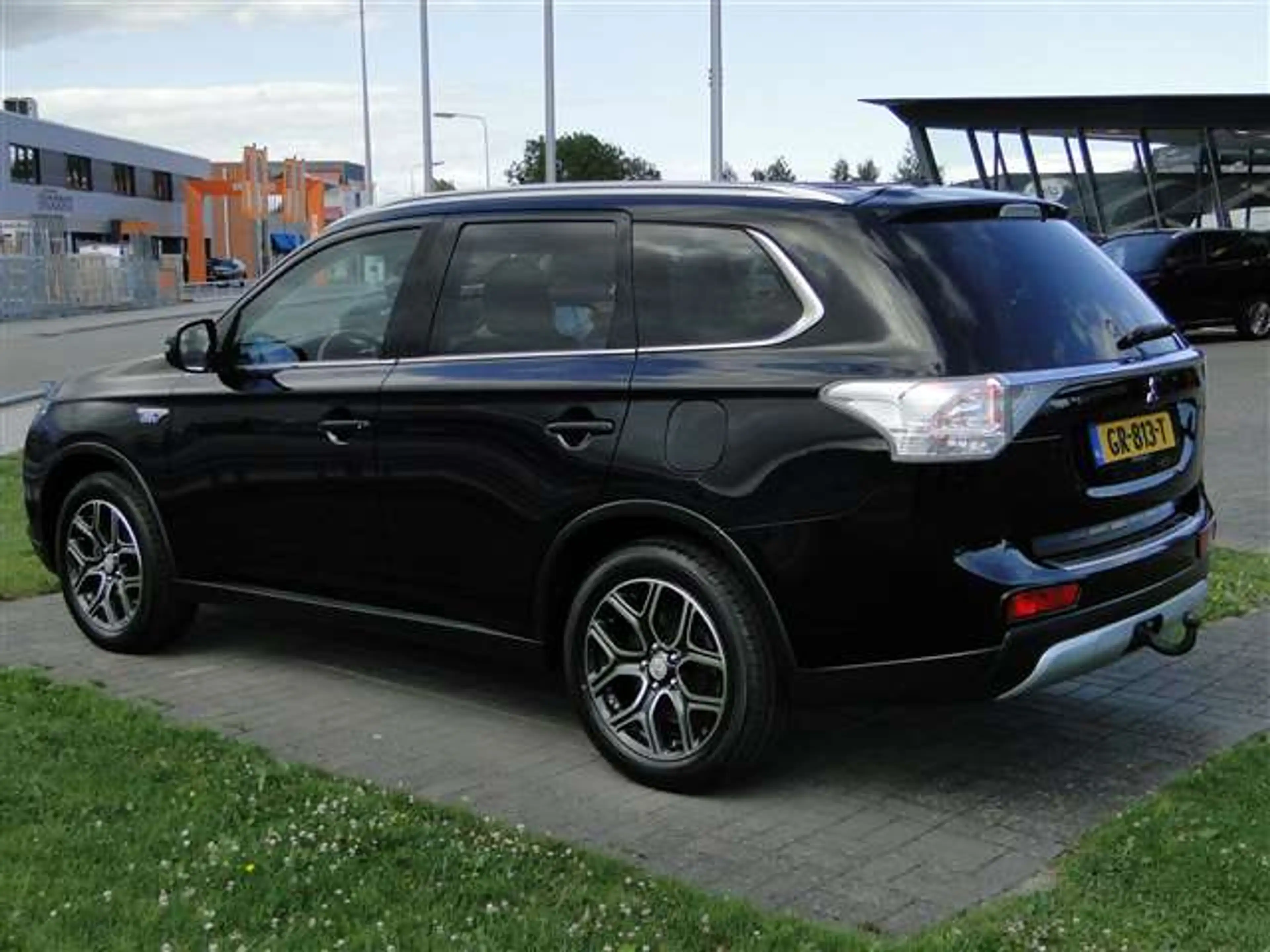 Mitsubishi Outlander 2.0 PHEV Instyle+ X-Line — photo 2