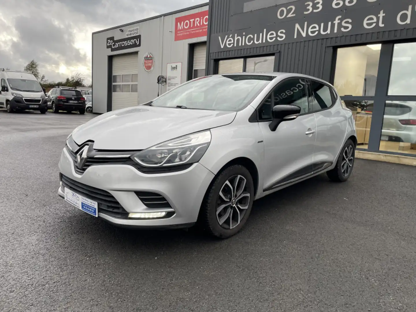Renault Clio 1.2 16V 75CH LIMITED 5P Grau - 1