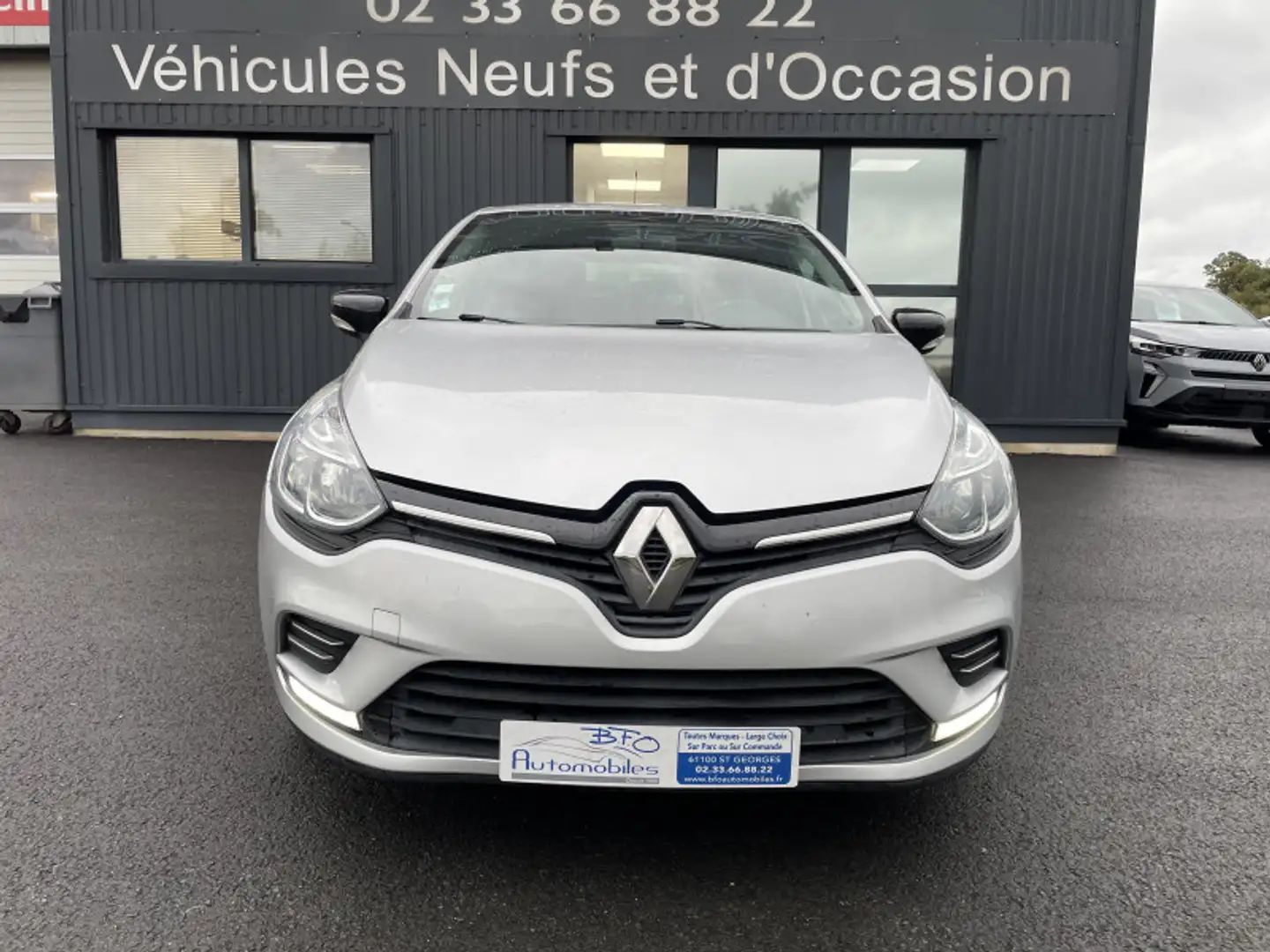 Renault Clio 1.2 16V 75CH LIMITED 5P Grau - 2