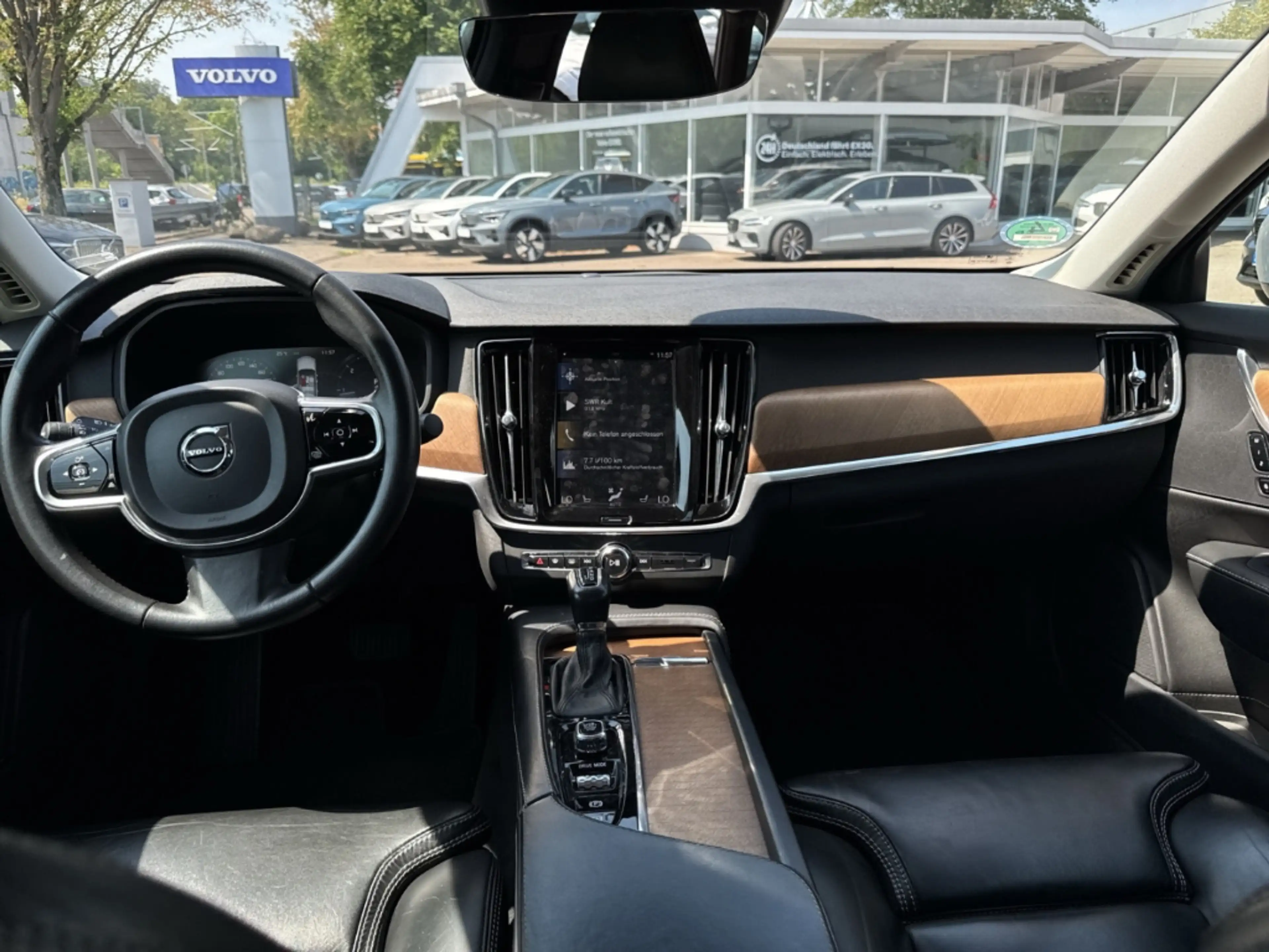 Volvo S90 Inscription AWD D5 DPF Navi Leder Digitales Cockpi — photo 9