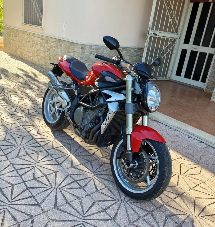 MV Agusta Brutale 910