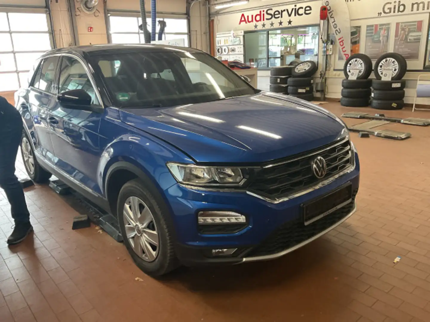 Volkswagen T-Roc 1.5 TSI DSG Sport PDC Klima Navi Sitzhzg Blau - 2