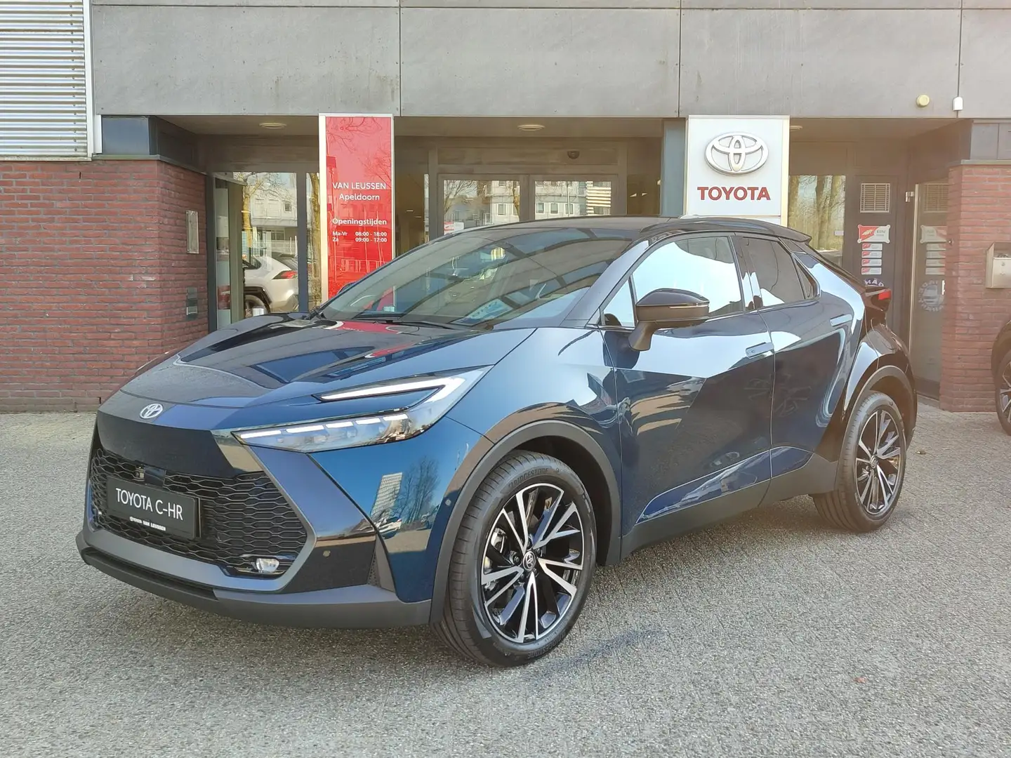 Toyota C-HR PHEV 220 PREMIERE EDITION NIEUW DIRECT RIJDEN STOE Zwart - 1