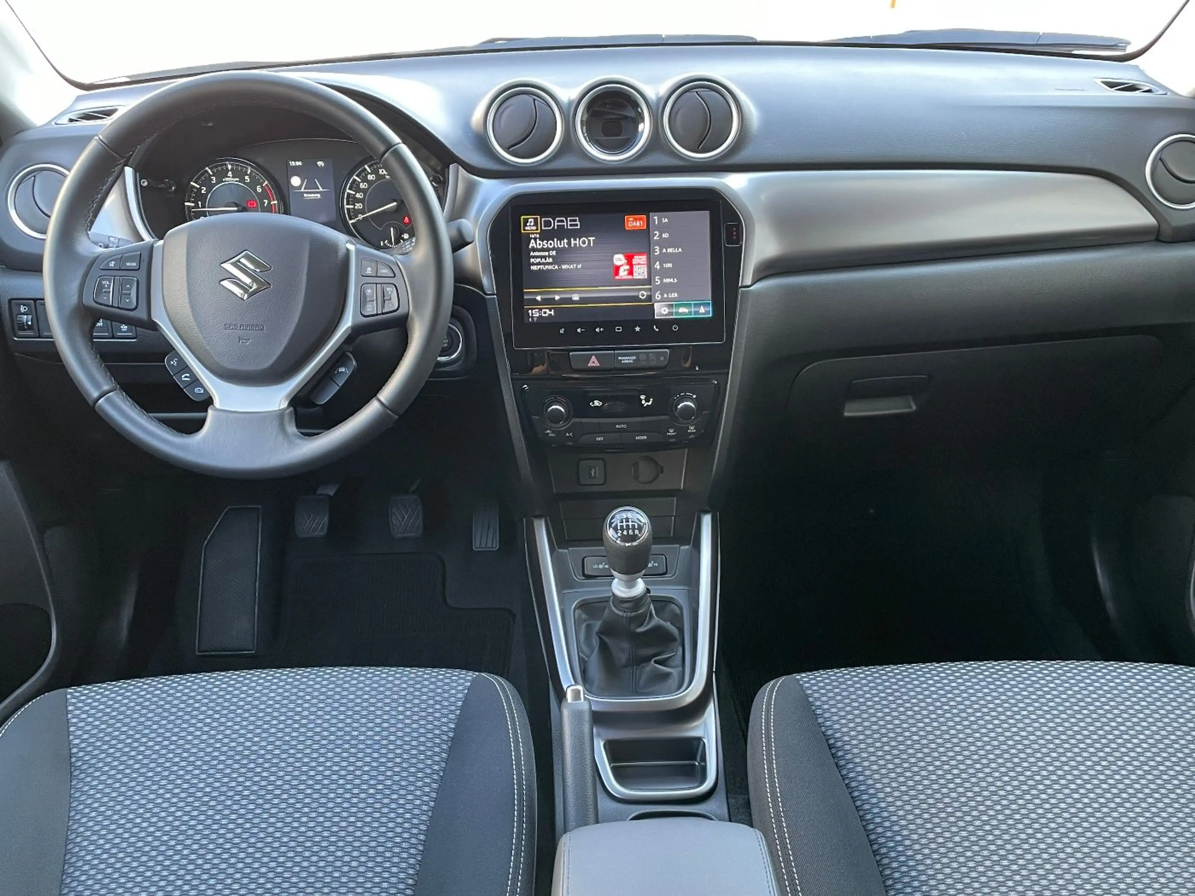 Suzuki Vitara Comfort Navi Kamera LED SHZ Alarm SHZ — photo 8