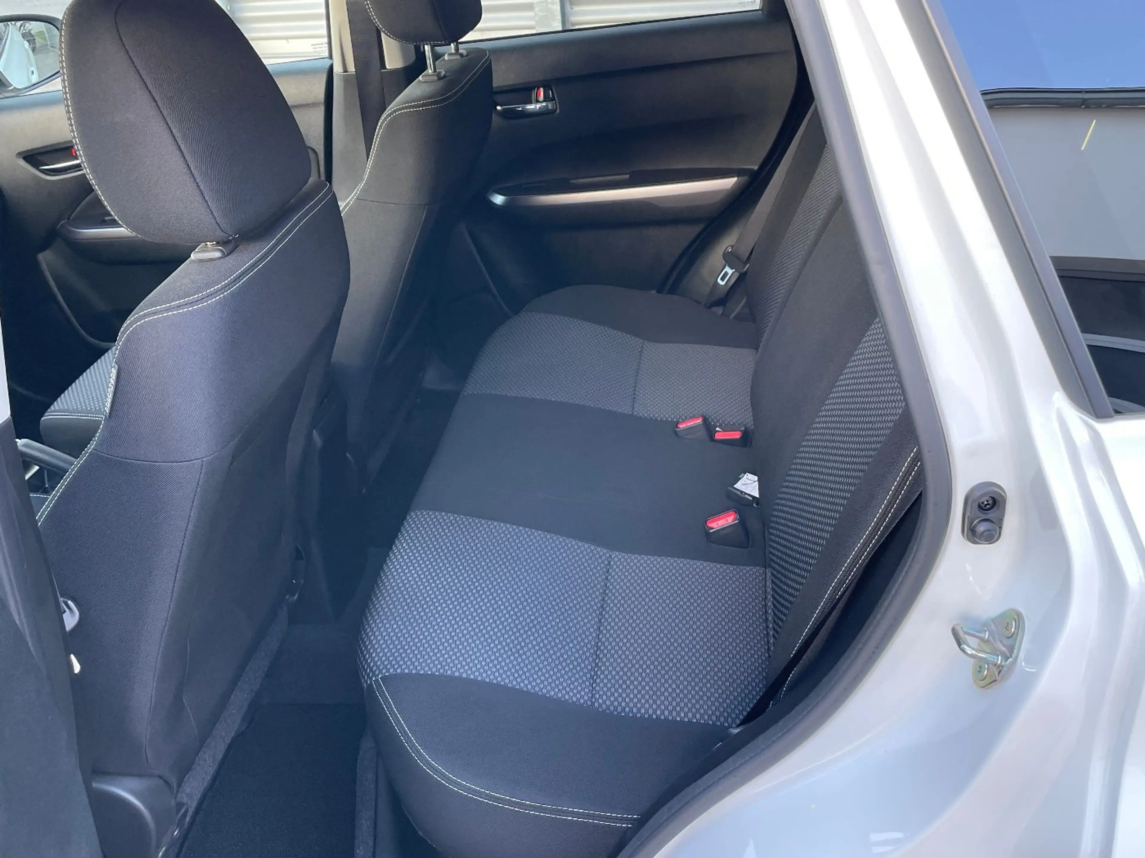 Suzuki Vitara Comfort Navi Kamera LED SHZ Alarm SHZ — photo 10