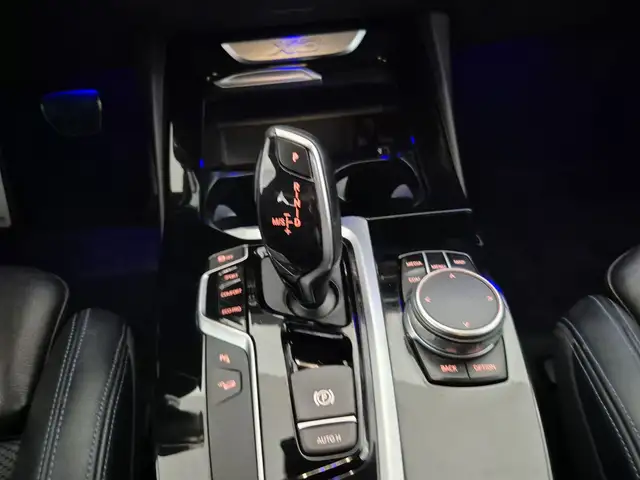 BMW X3 view 11