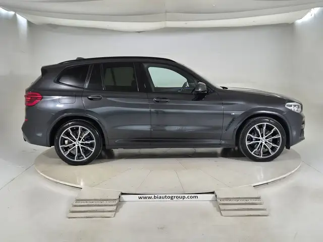 BMW X3 view 6