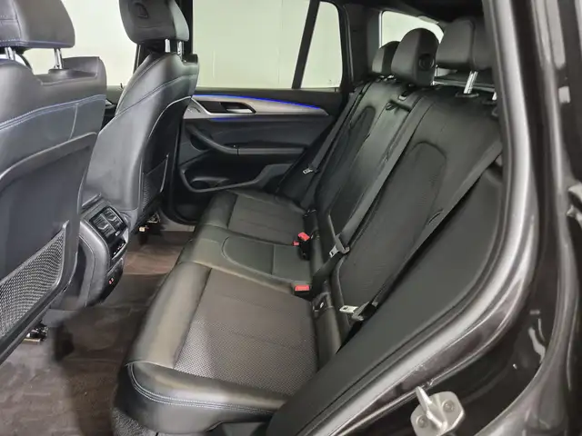 BMW X3 view 8
