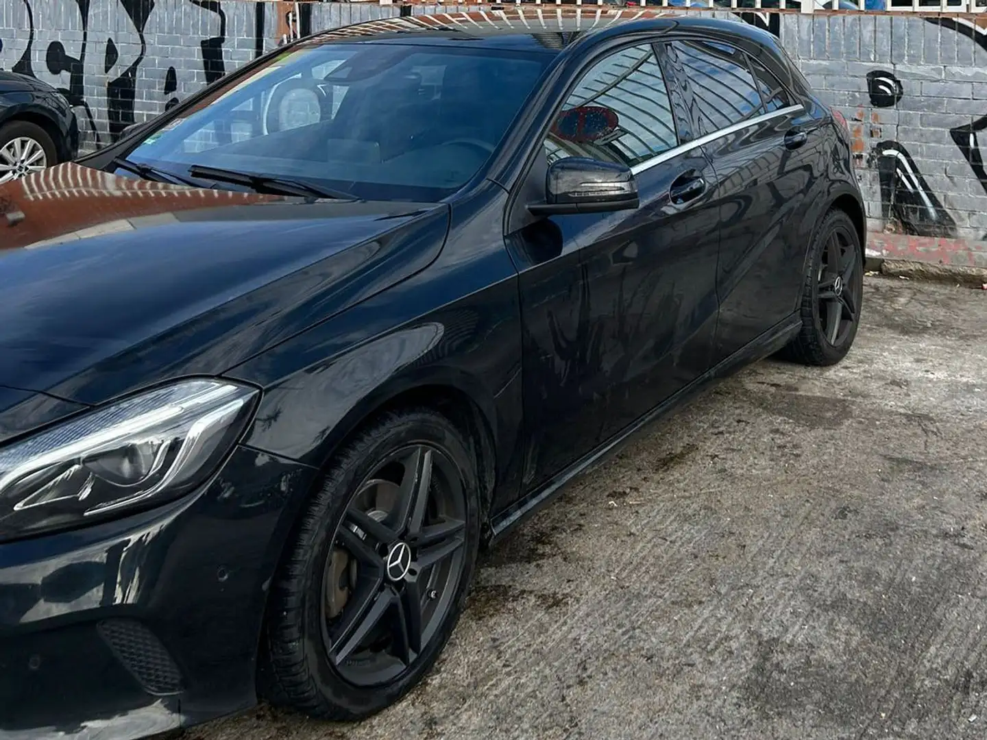 Mercedes-Benz A 200 200d Negro - 1