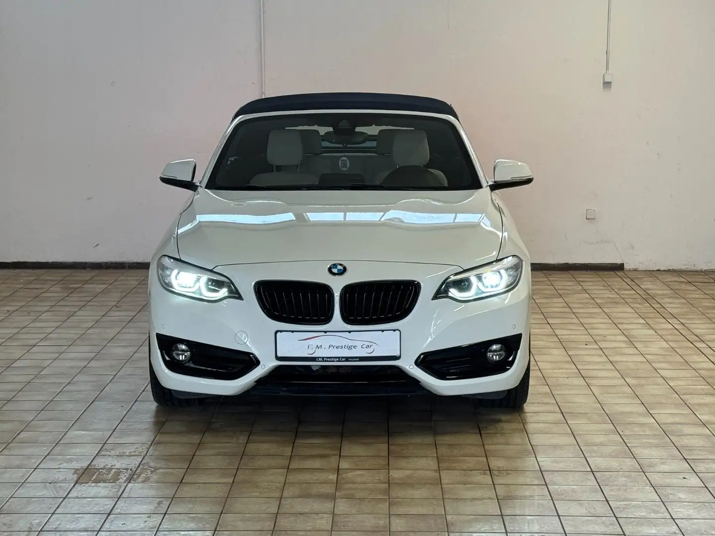 BMW 220 2 Cabrio 220 i Sport Line Aut. Navi Leder LED Blanc - 2