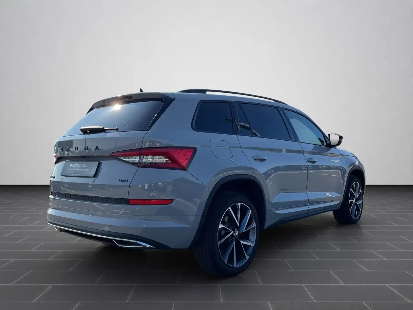 Skoda Kodiaq Sportline 2.0 TSI 4x4 Navi Canton ACC AHK Grijs - 2