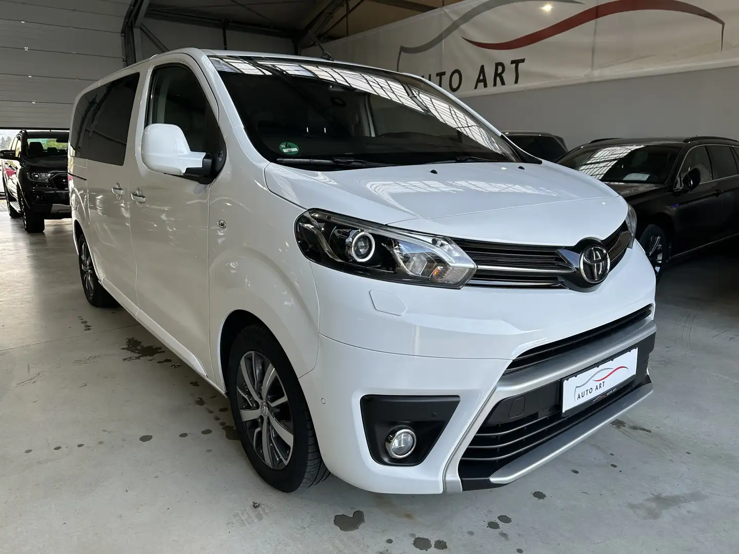 Toyota Proace L1 8Sitzer ACC Leder SHZ Navi CarPl. DAB Blanc - 1