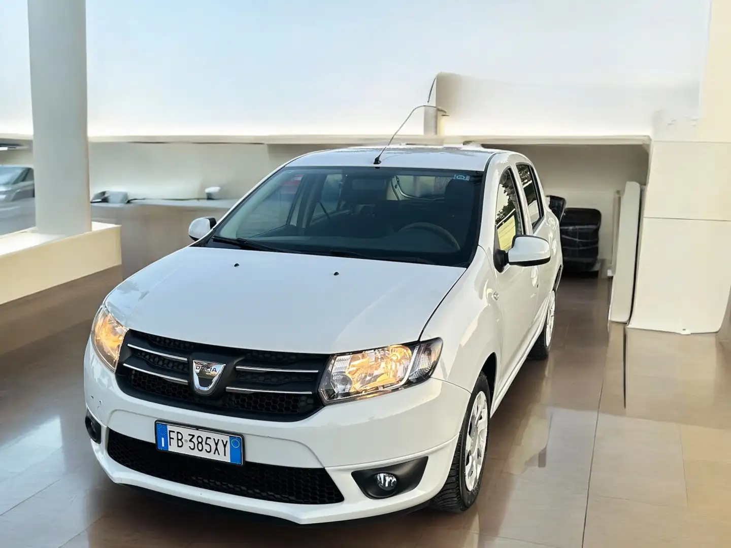 Dacia Sandero 1.2 Laureate 73cv E6 - 1
