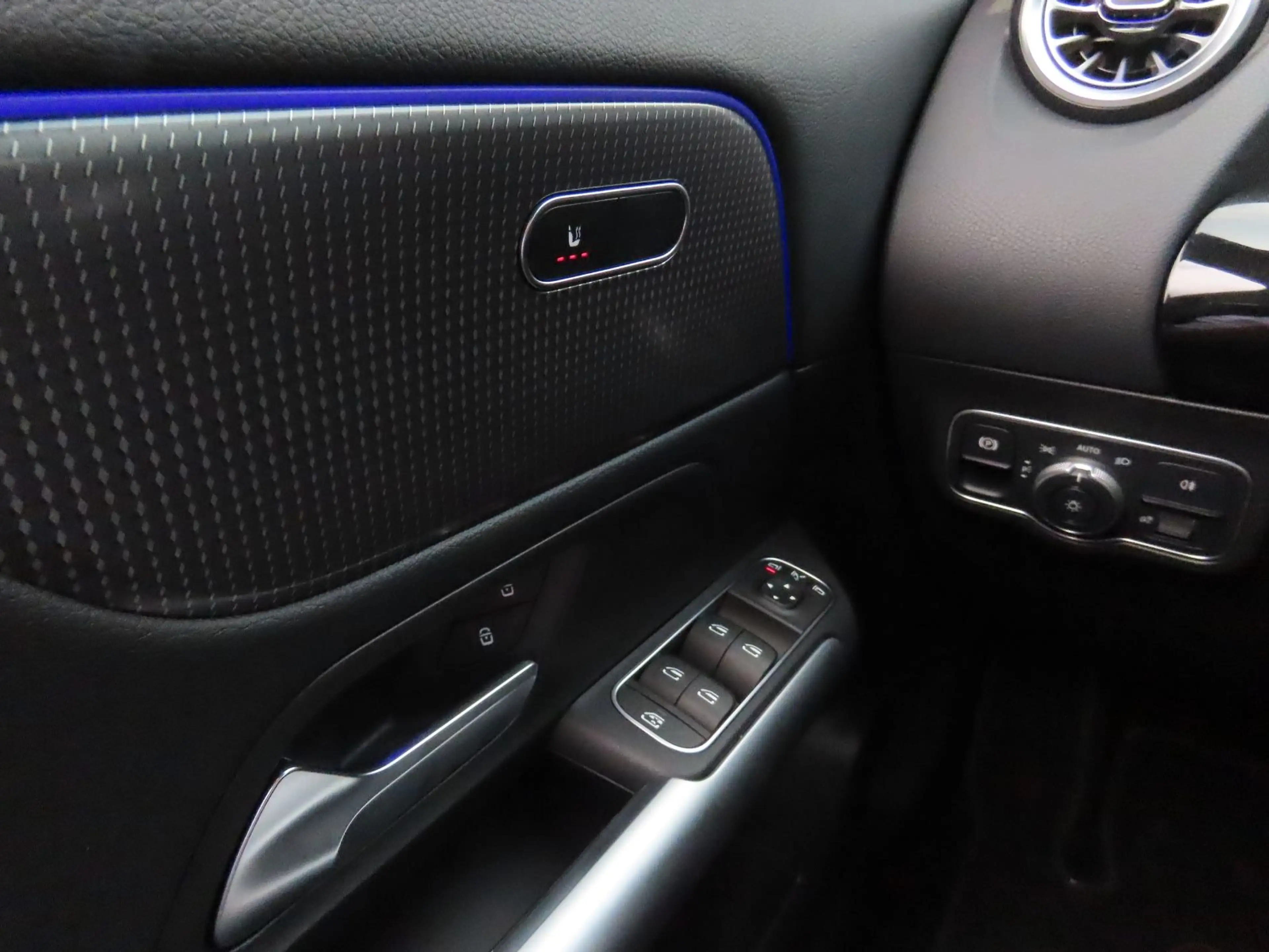 Mercedes-Benz EQA 250 Autom. Leder Ambiente Klima Kamera — photo 15