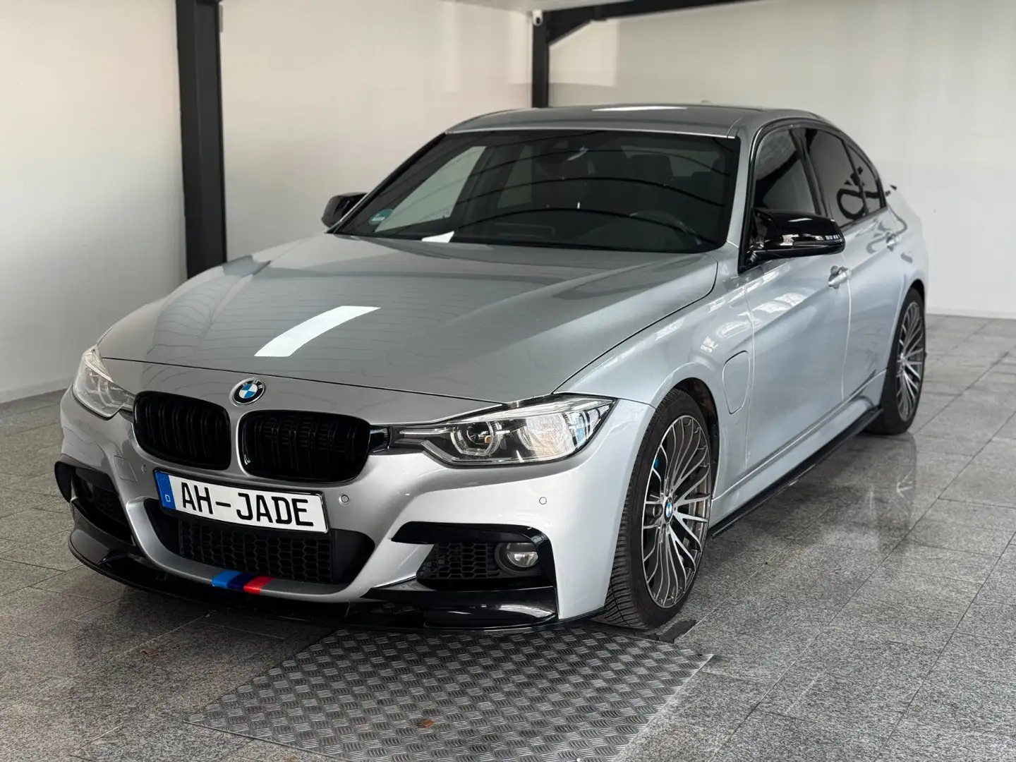 BMW 330 e iPerformance*MSport*Spurhalte*H/K*HuD Stříbrná - 2