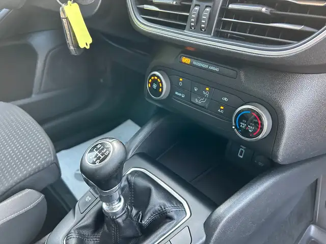 Ford Focus view 26