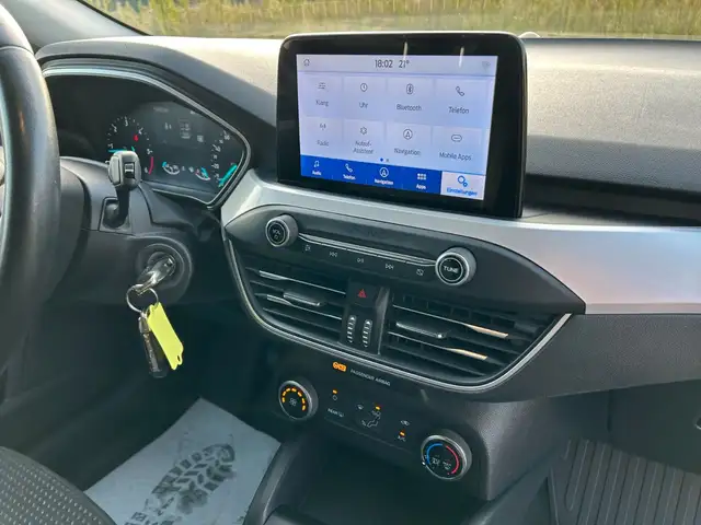 Ford Focus view 25