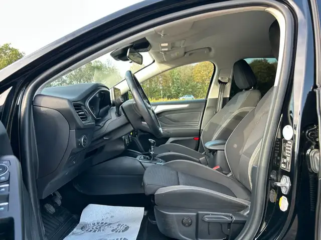 Ford Focus view 10