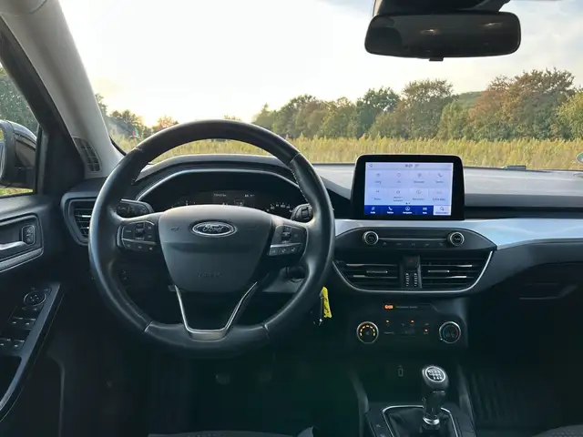 Ford Focus view 17