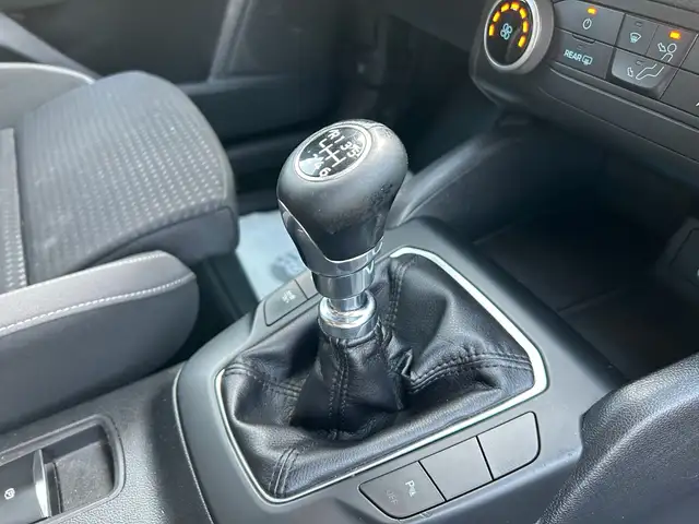 Ford Focus view 27