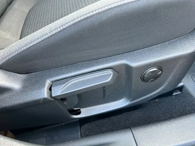 Ford Focus view 22