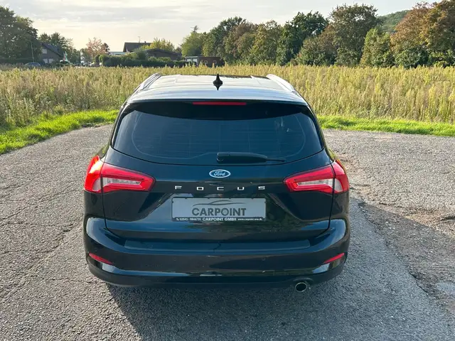 Ford Focus view 4