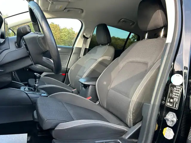 Ford Focus view 15