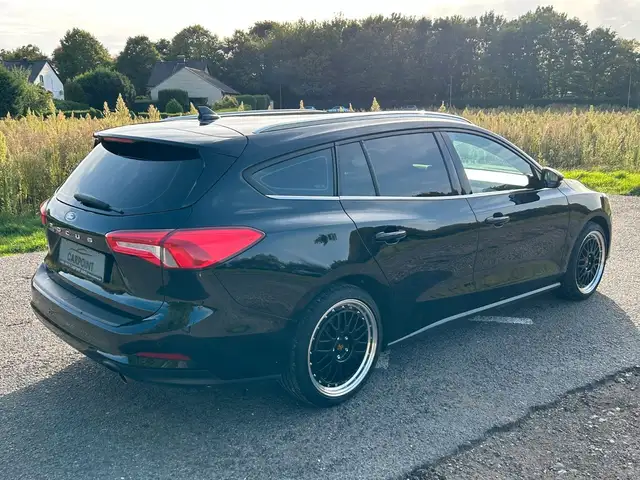 Ford Focus view 5