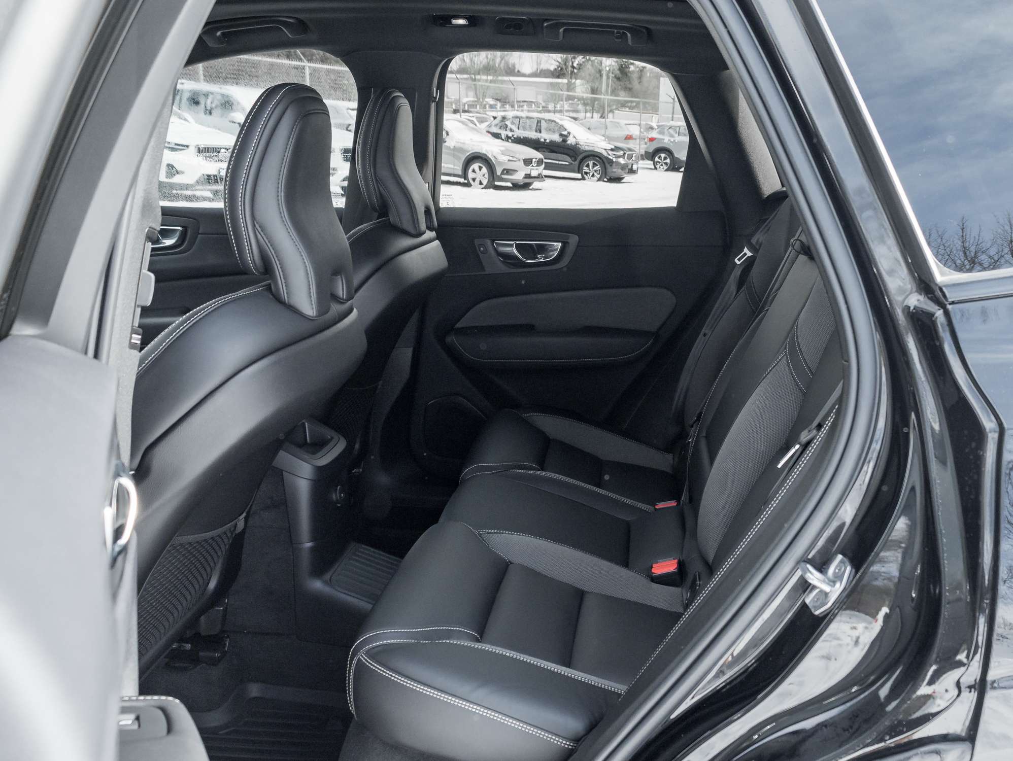 2022 Volvo XC60 T8 eAWD PHEV R-Design |NEW TIRES |VOLVO CPO thumb 22