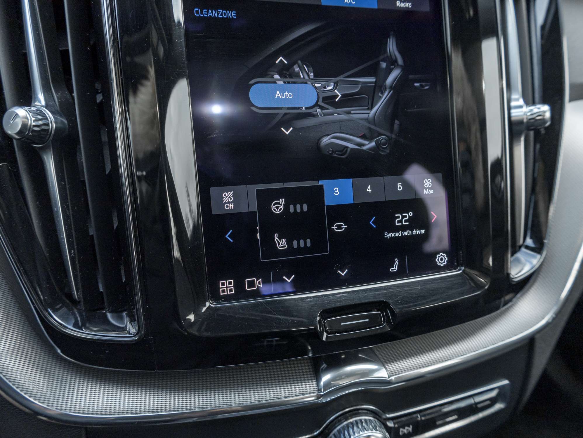 2022 Volvo XC60 T8 eAWD PHEV R-Design |NEW TIRES |VOLVO CPO thumb 19