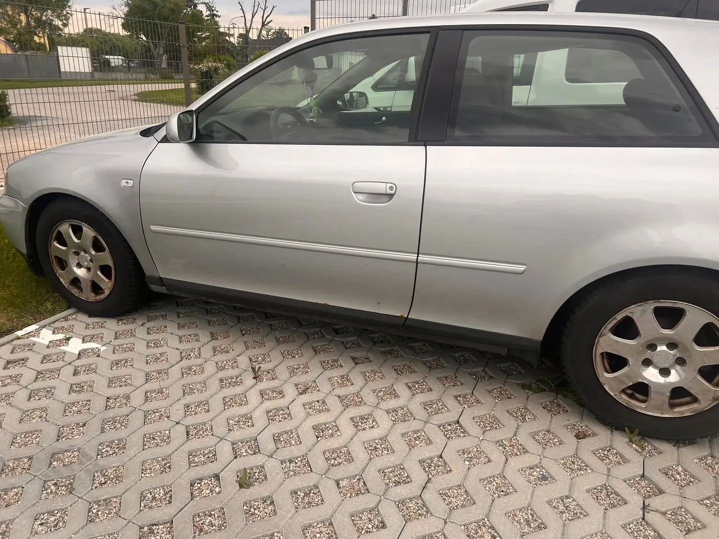 Audi A3 1,9 Ambiente TDI - 2