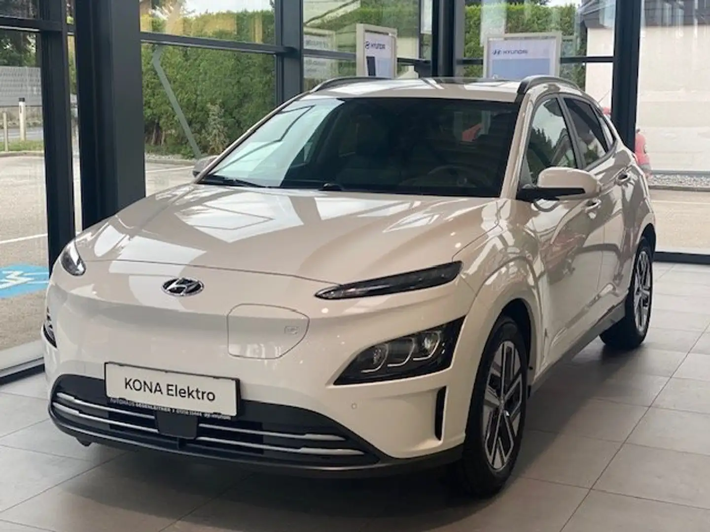 Hyundai KONA EV Prestige Line 64kWh O1 VOLLAUSSTATTUNG Weiß - 1
